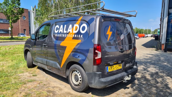 Expointreclame_Caladaelektrotechniek_zijaanzichtlinks